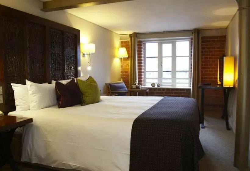 Отель Salthouse Harbour