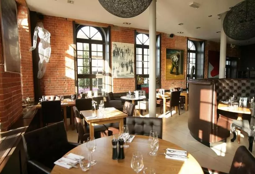 Отель Salthouse Harbour