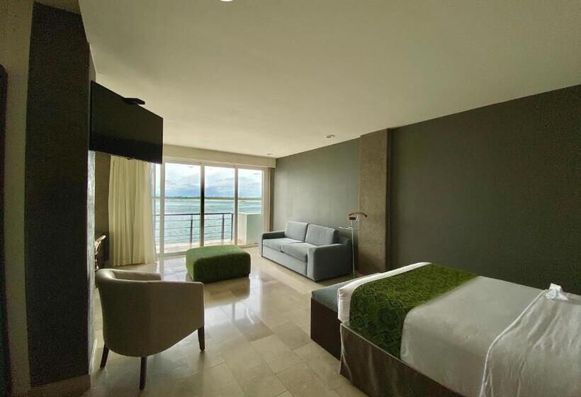 בית מלון כפרי Seven Crown La Paz Malecon