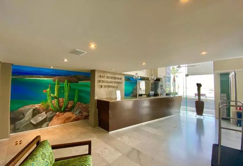 ホテル Seven Crown La Paz Malecon