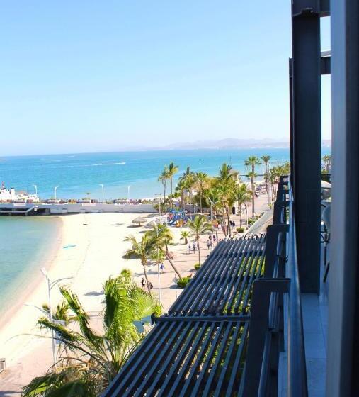 בית מלון כפרי Seven Crown La Paz Malecon