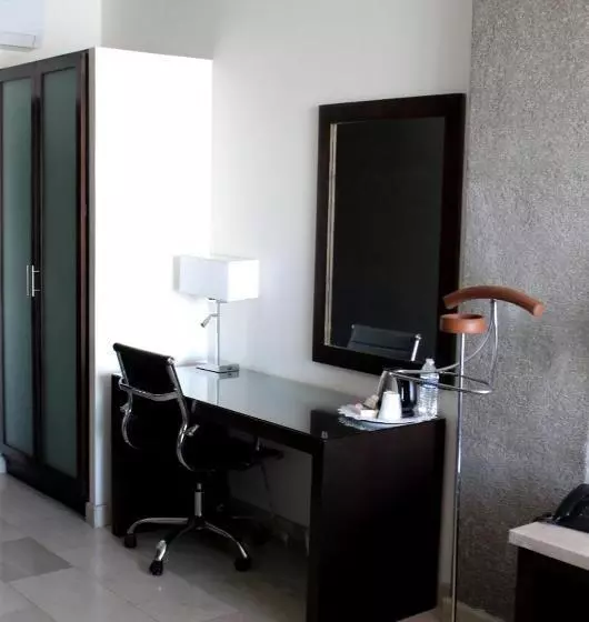 ホテル Seven Crown La Paz Malecon