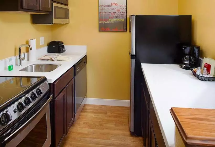 호텔 Towneplace Suites Manchesterboston Regional Airport