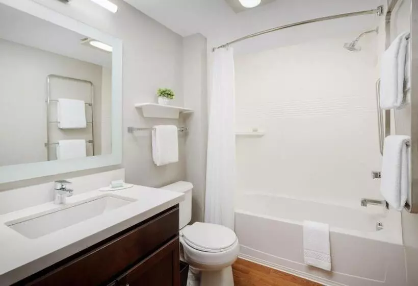 호텔 Towneplace Suites Manchesterboston Regional Airport