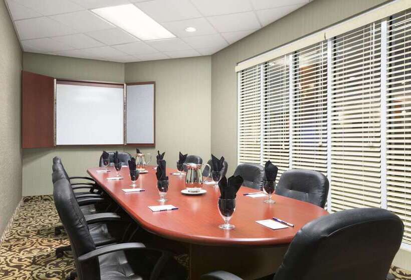 ホテル Travelodge By Wyndham Strathmore