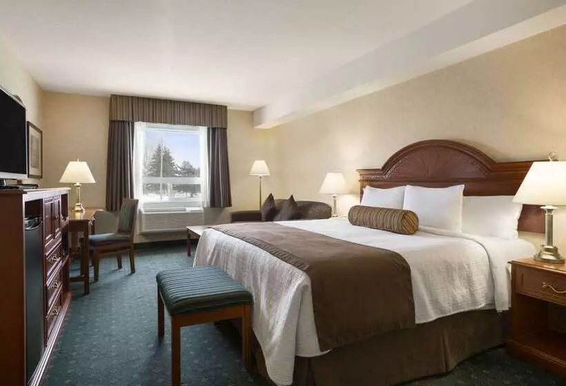 Отель Travelodge By Wyndham Strathmore