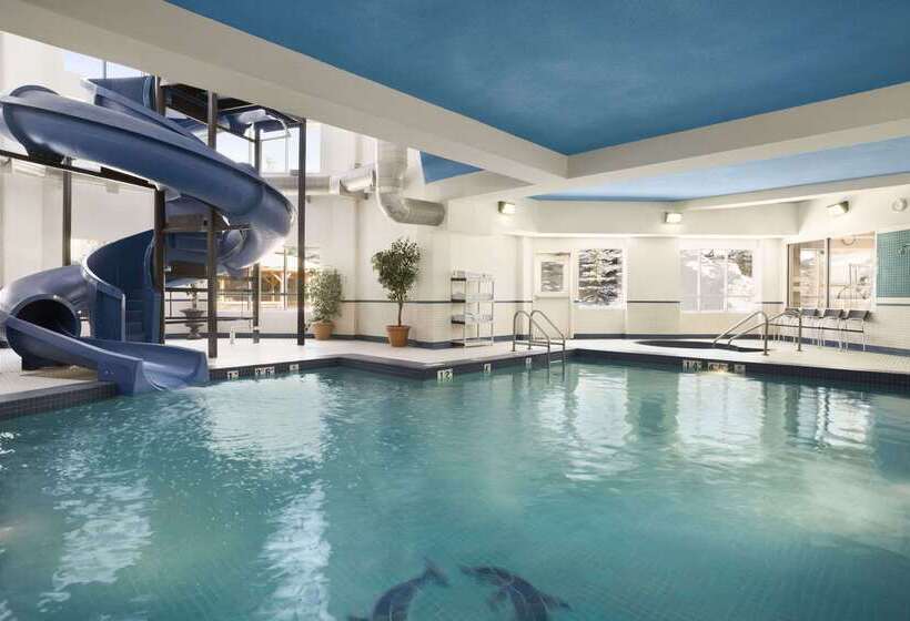 ホテル Travelodge By Wyndham Strathmore