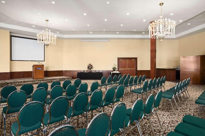 ホテル Travelodge By Wyndham Strathmore