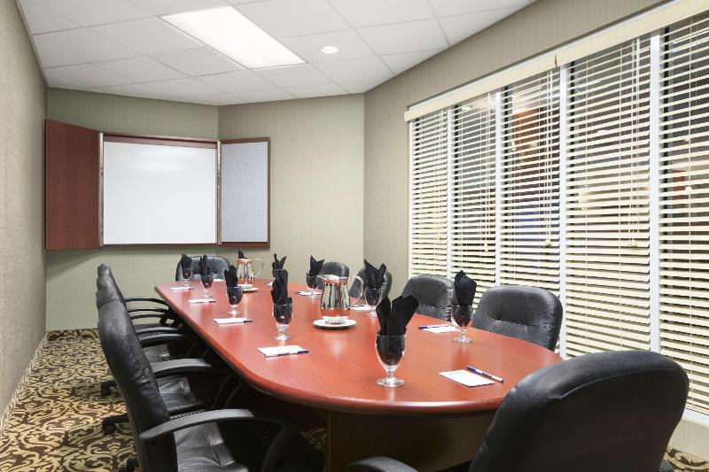 ホテル Travelodge By Wyndham Strathmore