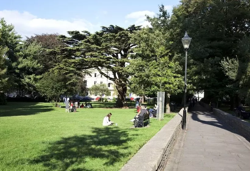 Victoria Square Hotel Clifton Village