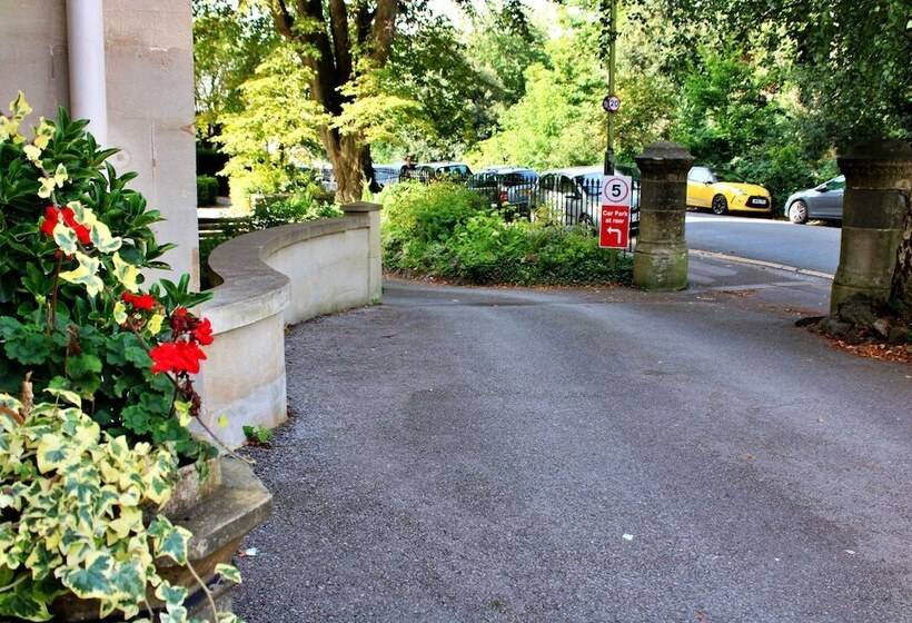 Victoria Square Hotel Clifton Village