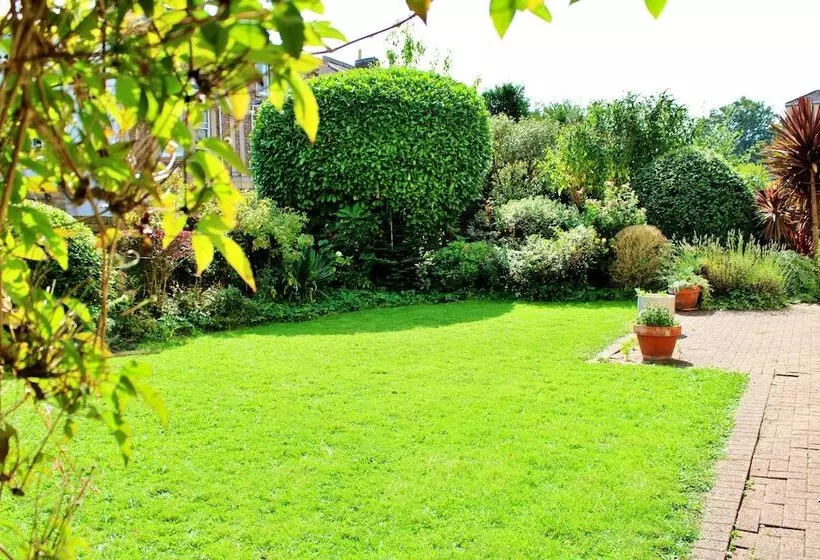 Victoria Square Hotel Clifton Village