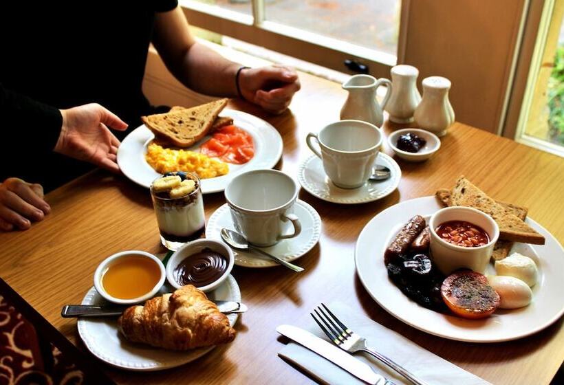 Victoria Square Hotel Clifton Village