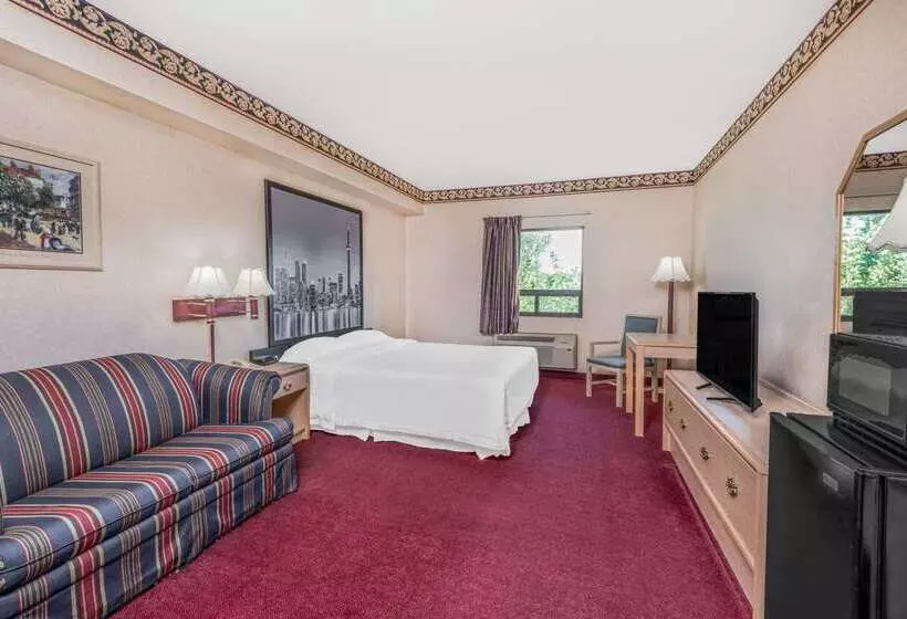 فندق على الطريق Super 8 By Wyndham Ambassador Bridge Windsor On