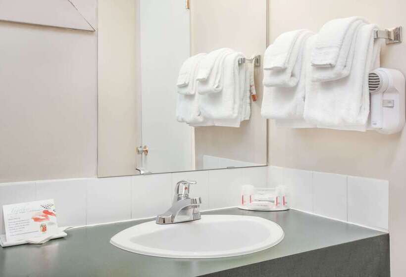 モーテル Super 8 By Wyndham Stettler