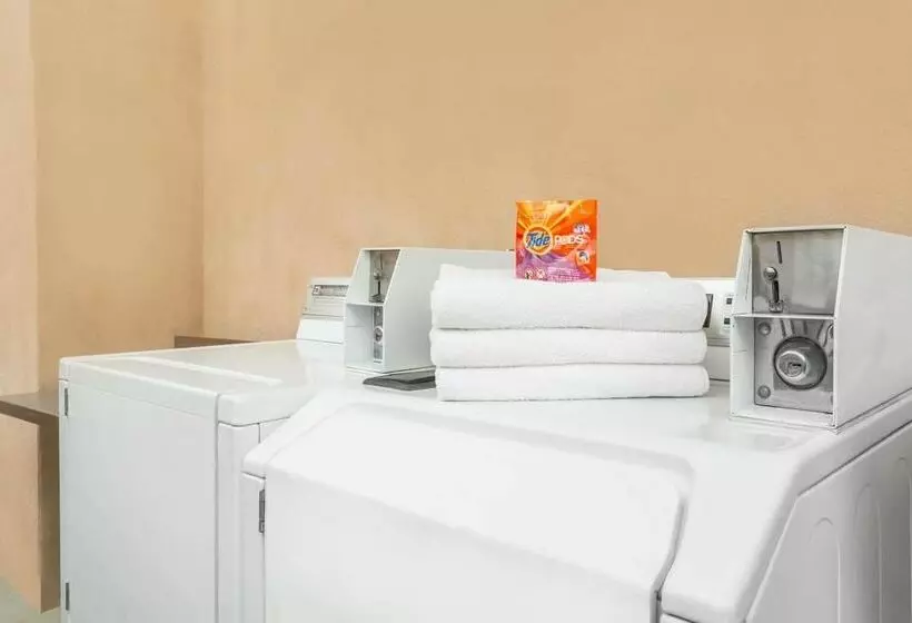 مُتل Super 8 By Wyndham Phoenix Downtown