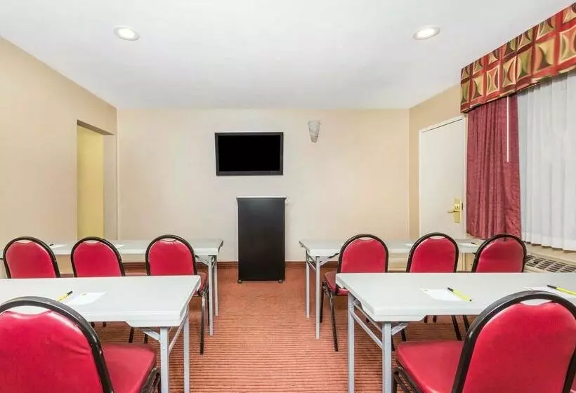 مُتل Super 8 By Wyndham Phoenix Downtown