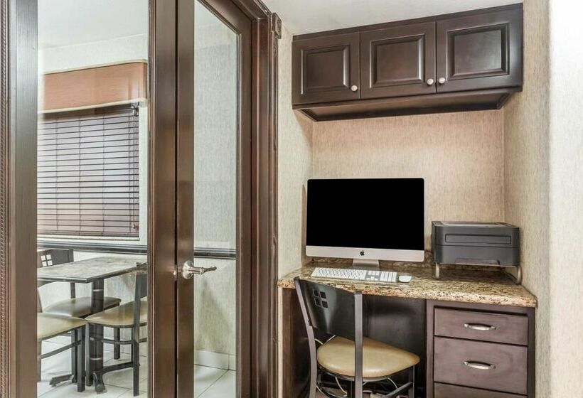 Motel Super 8 By Wyndham Phoenix Downtown