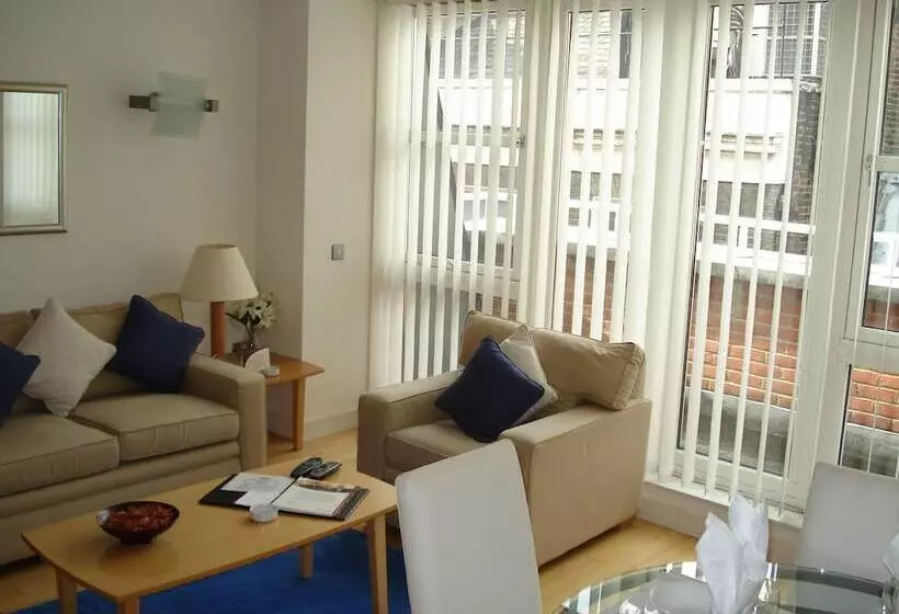 Oakwood Apartments Bow Lane