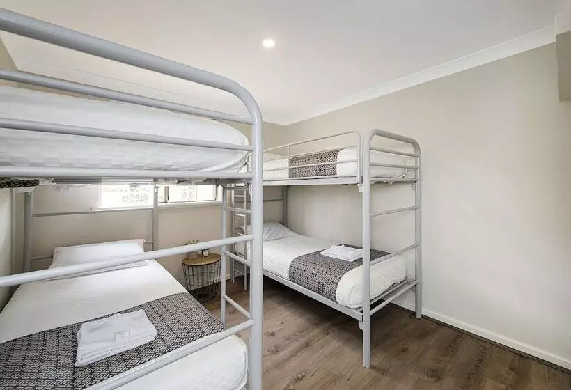 Hotelli Banksia Tourist Park