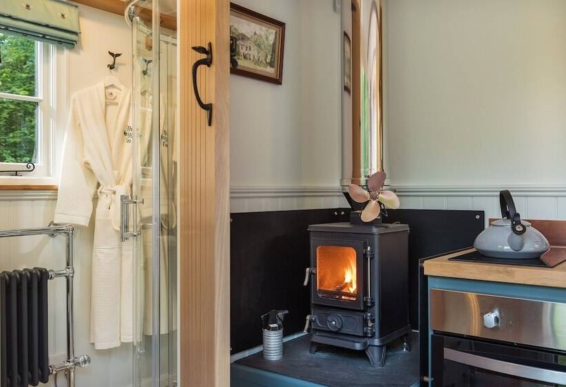 The Wriggly Tin & Baa Spa At Tregoose Old Mill