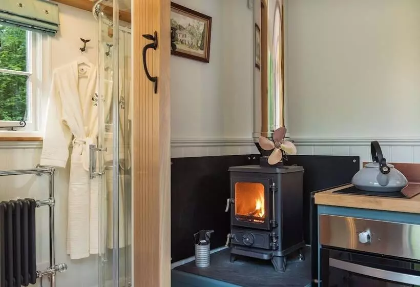 The Wriggly Tin & Baa Spa At Tregoose Old Mill