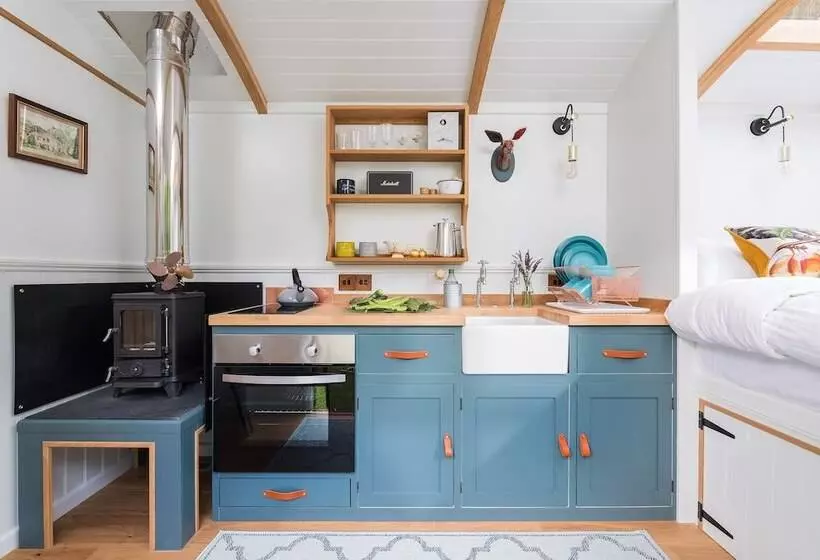 The Wriggly Tin & Baa Spa At Tregoose Old Mill