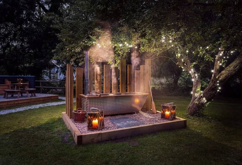 The Wriggly Tin & Baa Spa At Tregoose Old Mill