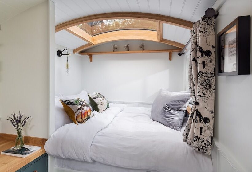 The Wriggly Tin & Baa Spa At Tregoose Old Mill