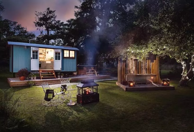 The Wriggly Tin & Baa Spa At Tregoose Old Mill