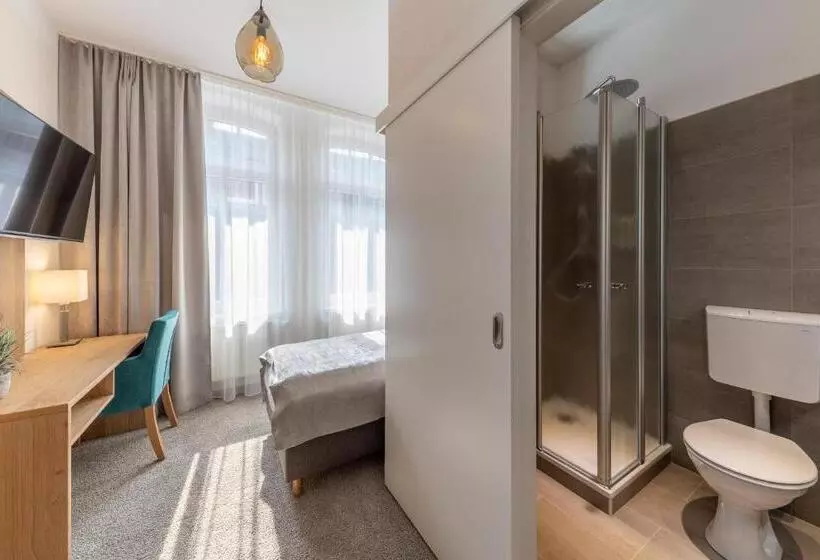 Hotelli 24/7 Selfcheckin