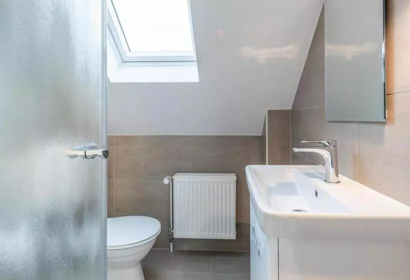 Hotelli 24/7 Selfcheckin