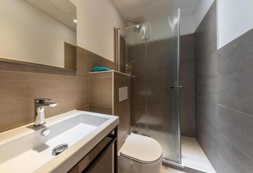 Отель 24/7 Selfcheckin