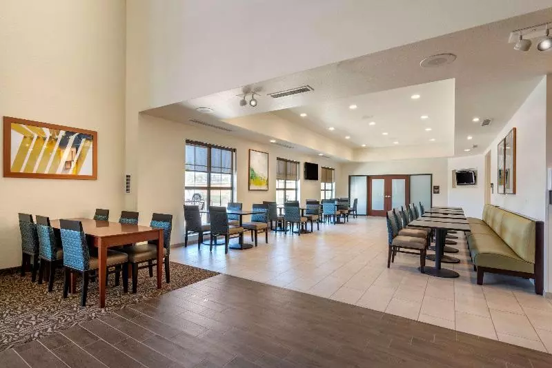 Hotelli Comfort Suites Broomfield Boulder Interlocken