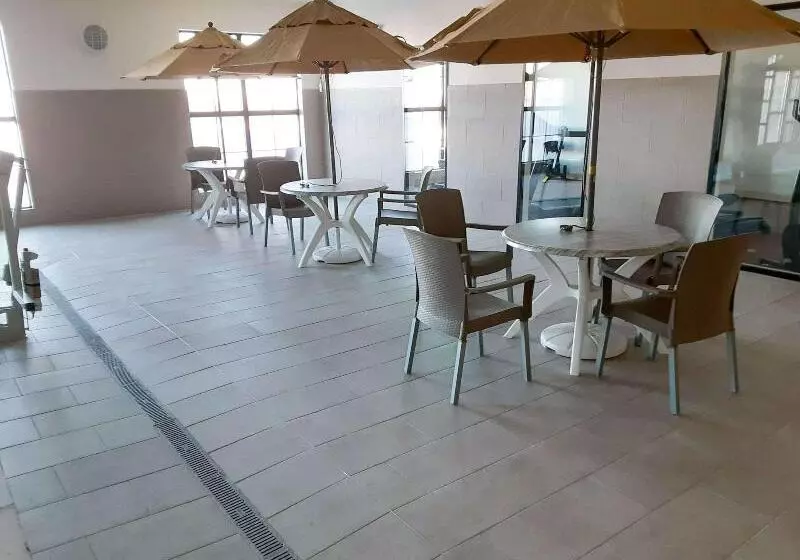 Hotelli Comfort Suites Broomfield Boulder Interlocken