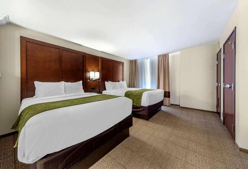 فندق Comfort Suites