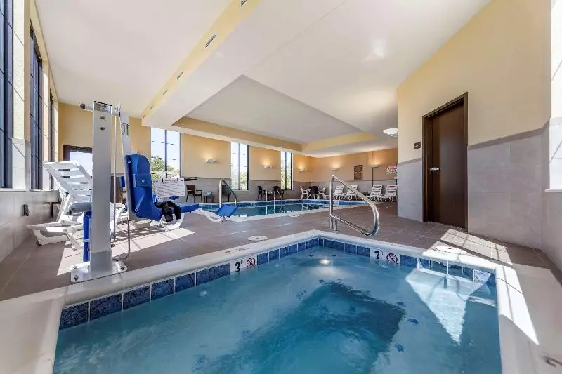 ホテル Comfort Suites