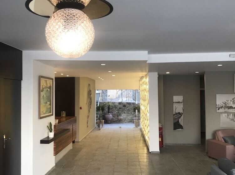 酒店 Massouri Beach