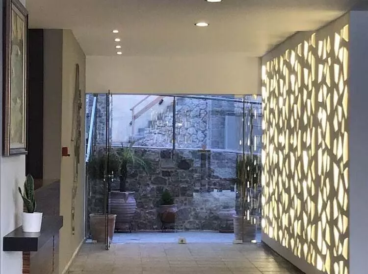 ホテル Massouri Beach