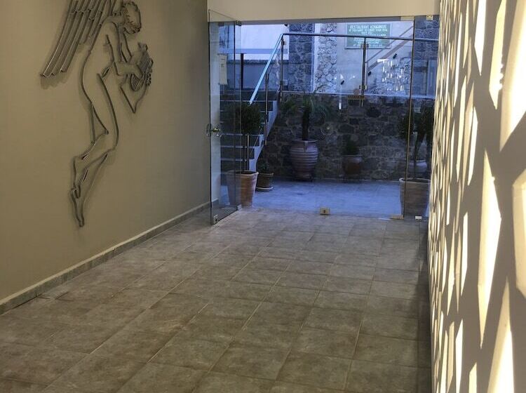 酒店 Massouri Beach