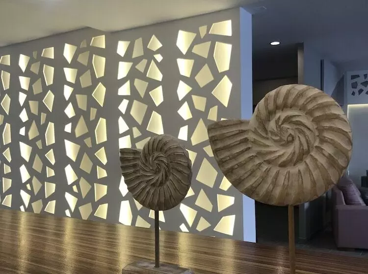 ホテル Massouri Beach