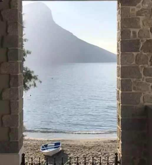 ホテル Massouri Beach