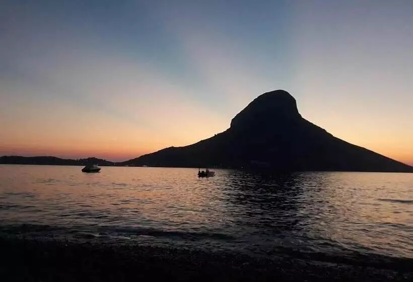 ホテル Massouri Beach