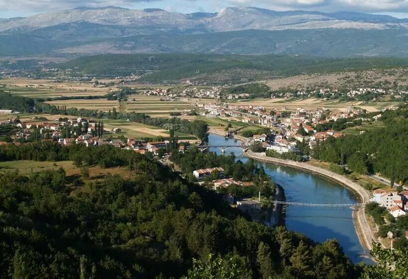 ペンション Rooms Latinac