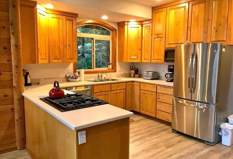 07mf   Lake Front   Hot Tub   Bbq   Sleeps 8