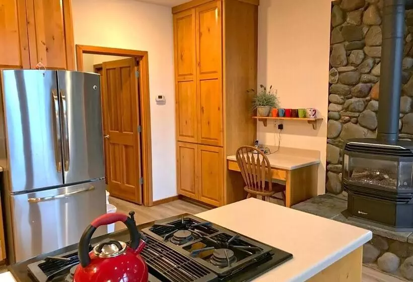 07mf   Lake Front   Hot Tub   Bbq   Sleeps 8