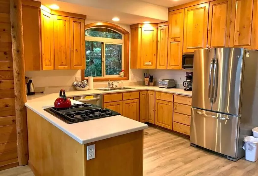 07mf   Lake Front   Hot Tub   Bbq   Sleeps 8