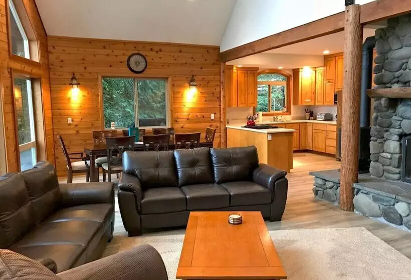 07mf   Lake Front   Hot Tub   Bbq   Sleeps 8