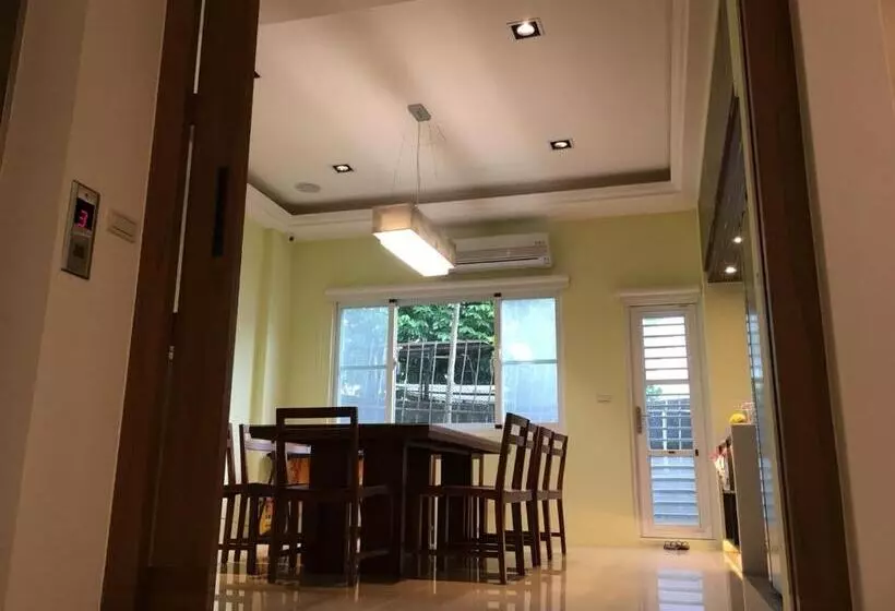 تختخواب و صبحانه Ding Dong Homestay