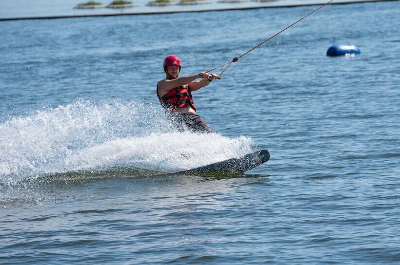 בית מלון כפרי Camping Du Lac De Saintpardoux